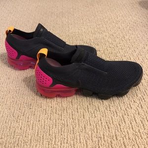 Nike Women’s Air VaporMax Moc 2